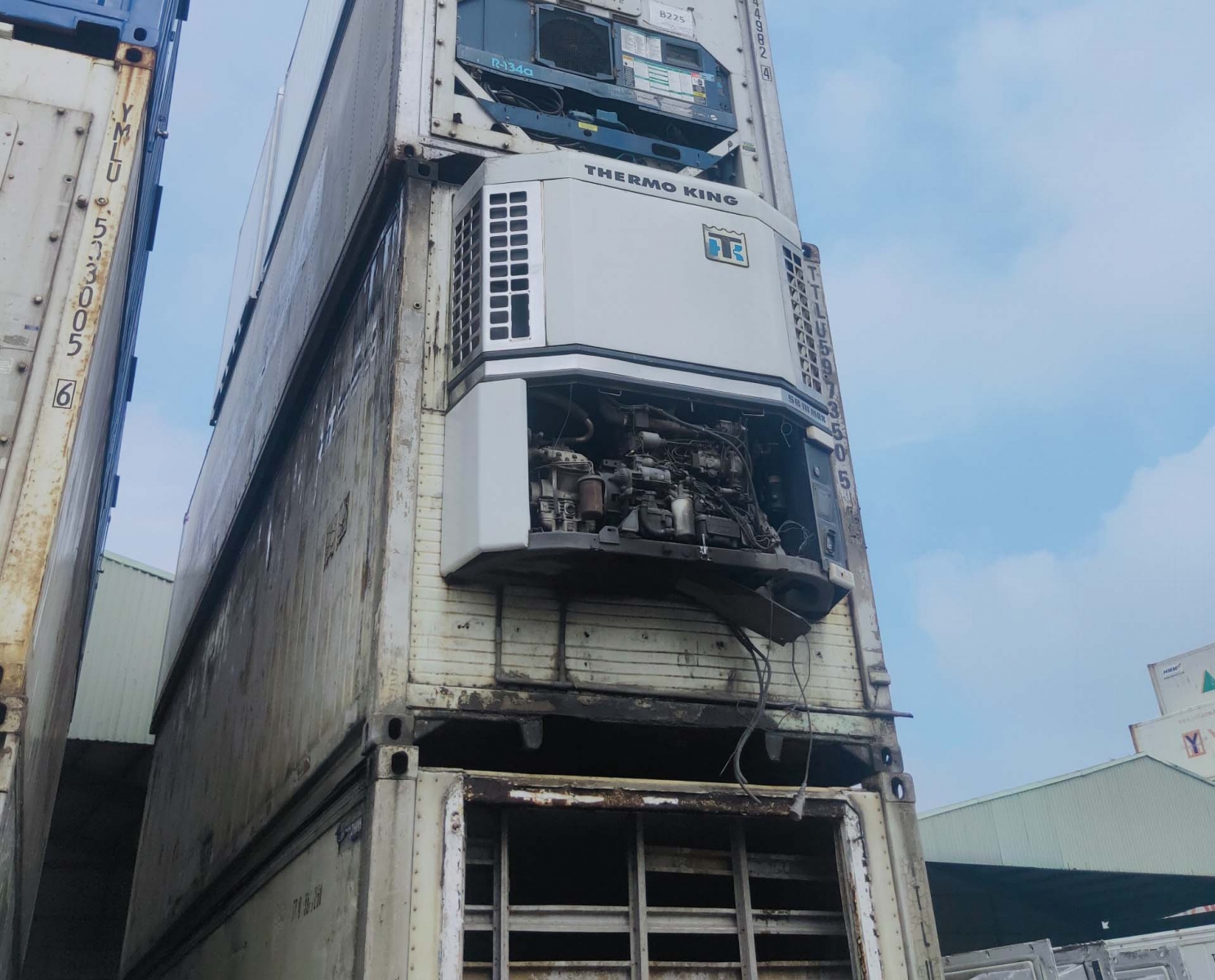Máy dầu của container lạnh bít vách