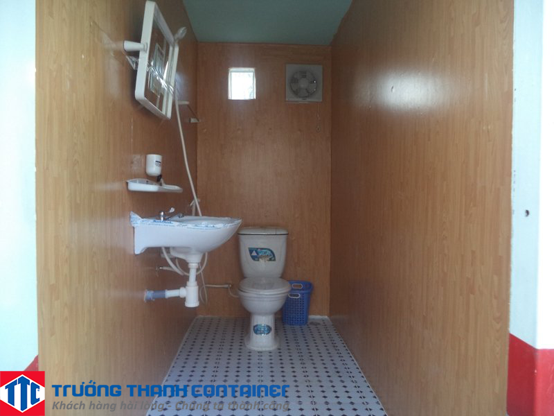 Nội thất bên trong Container toilet