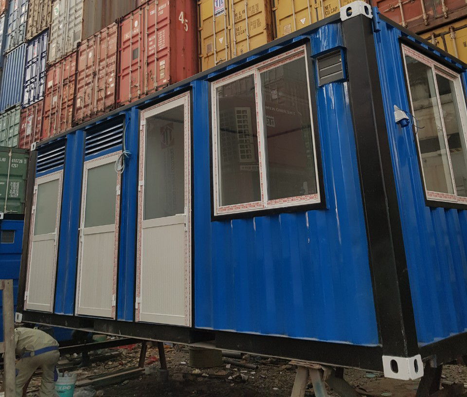 Container văn phòng có toilet